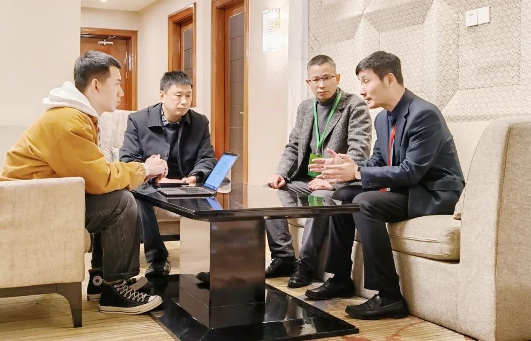 亮相2022中國醫(yī)療機(jī)器人產(chǎn)業(yè)創(chuàng)新大會(huì)4